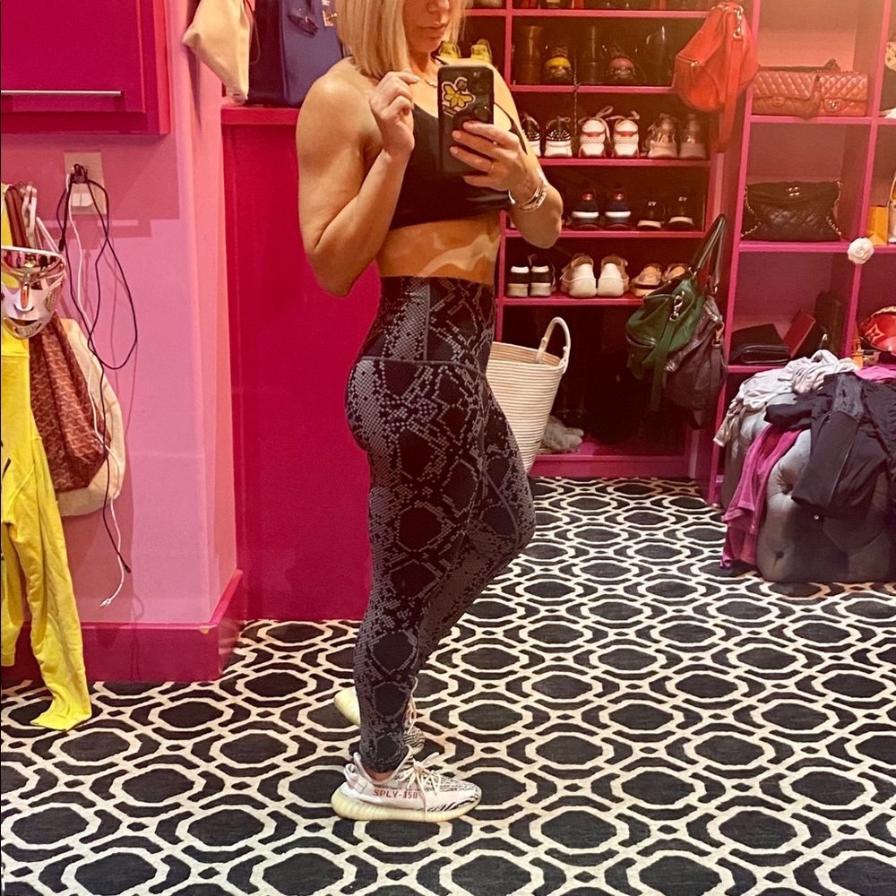 Lululemon high rise / roll down wunder under